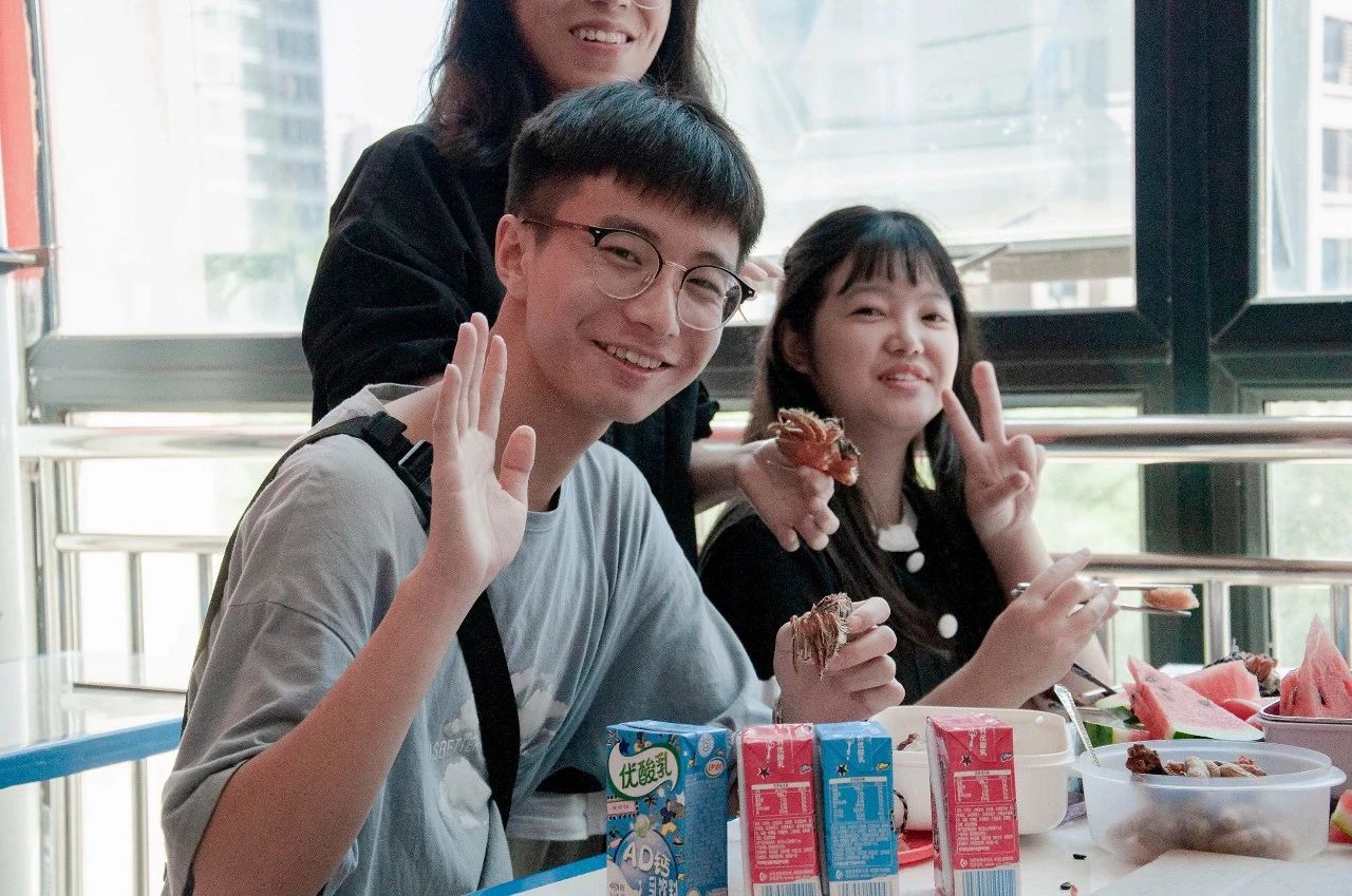 秋风起,月儿圆,蟹飘香丨和巨明一起相伴有温度的中秋 秋风起,月儿圆,蟹飘香丨和巨明一起相伴有温度的中秋