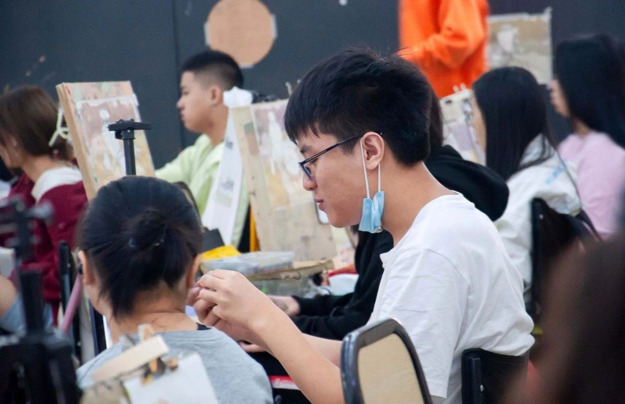 秋风起,月儿圆,蟹飘香丨和巨明一起相伴有温度的中秋 秋风起,月儿圆,蟹飘香丨和巨明一起相伴有温度的中秋