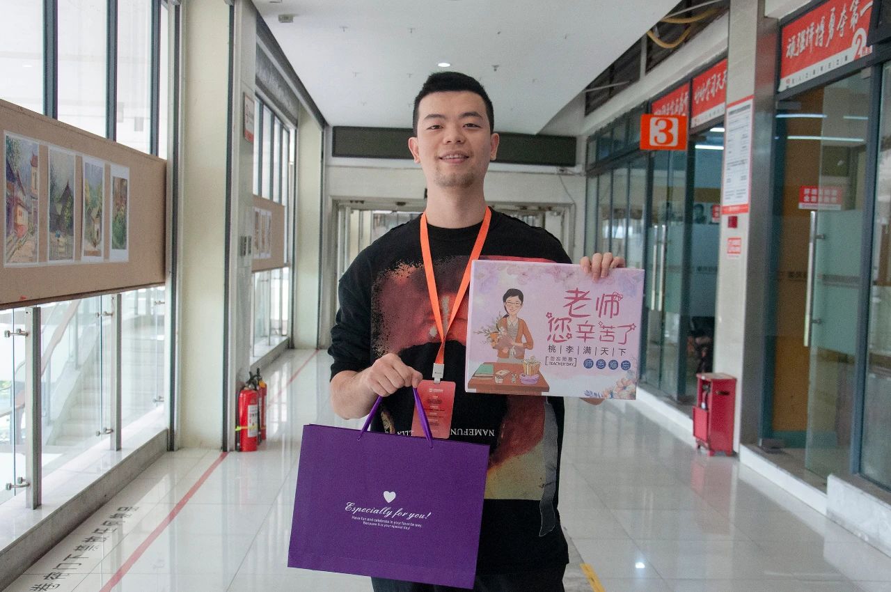 巨明画室第十六个教师节 || 祝所有老师教师节快乐!感恩有你! 巨明画室第十六个教师节 || 祝所有老师教师节快乐!感恩有你!