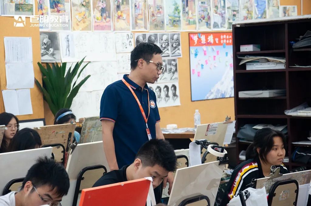 披荆斩棘无所惧丨进击的小巨人们!冲啊! 披荆斩棘无所惧丨进击的小巨人们!冲啊!