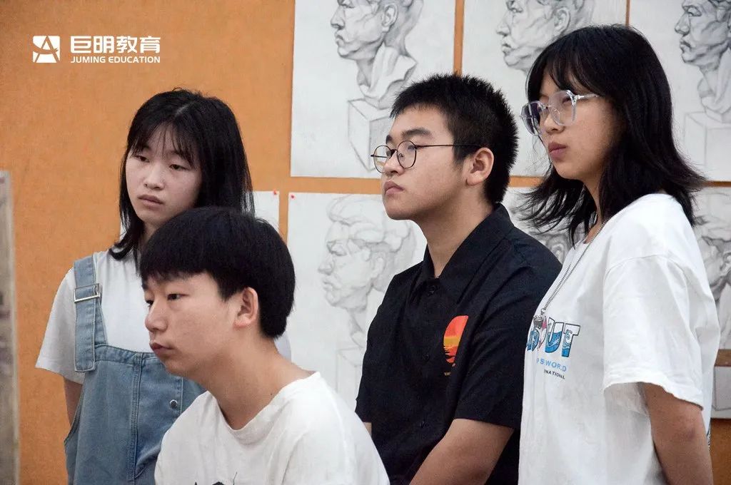 披荆斩棘无所惧丨进击的小巨人们!冲啊! 披荆斩棘无所惧丨进击的小巨人们!冲啊!
