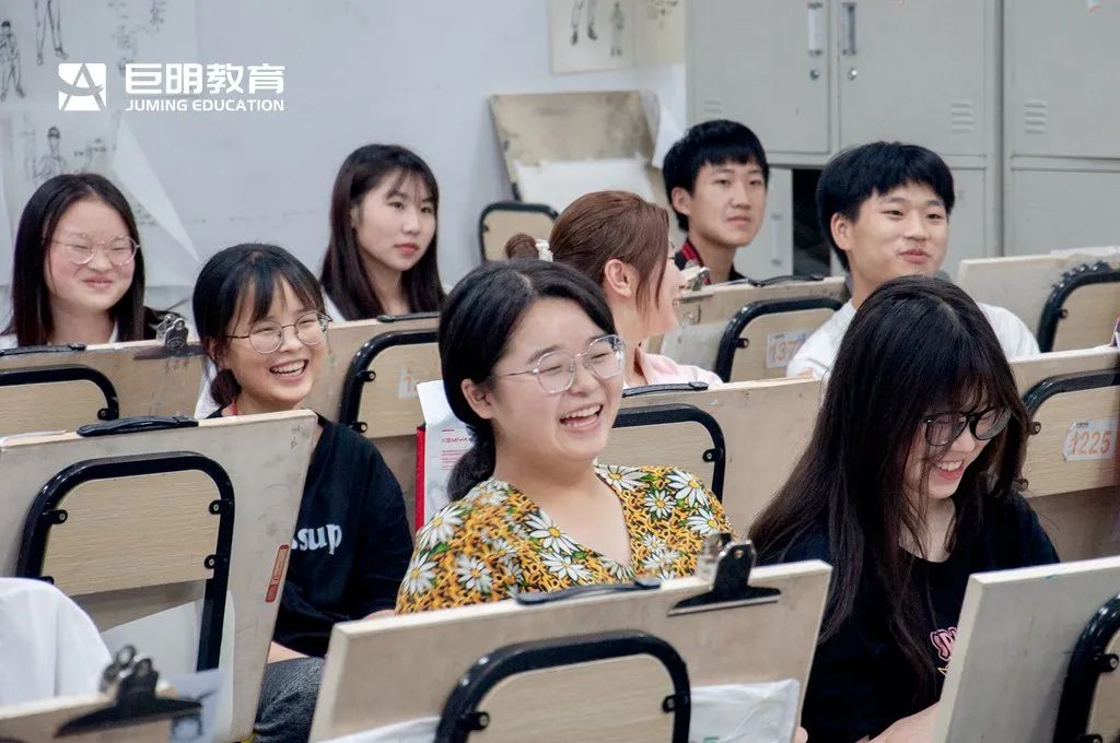 披荆斩棘无所惧丨进击的小巨人们!冲啊! 披荆斩棘无所惧丨进击的小巨人们!冲啊!