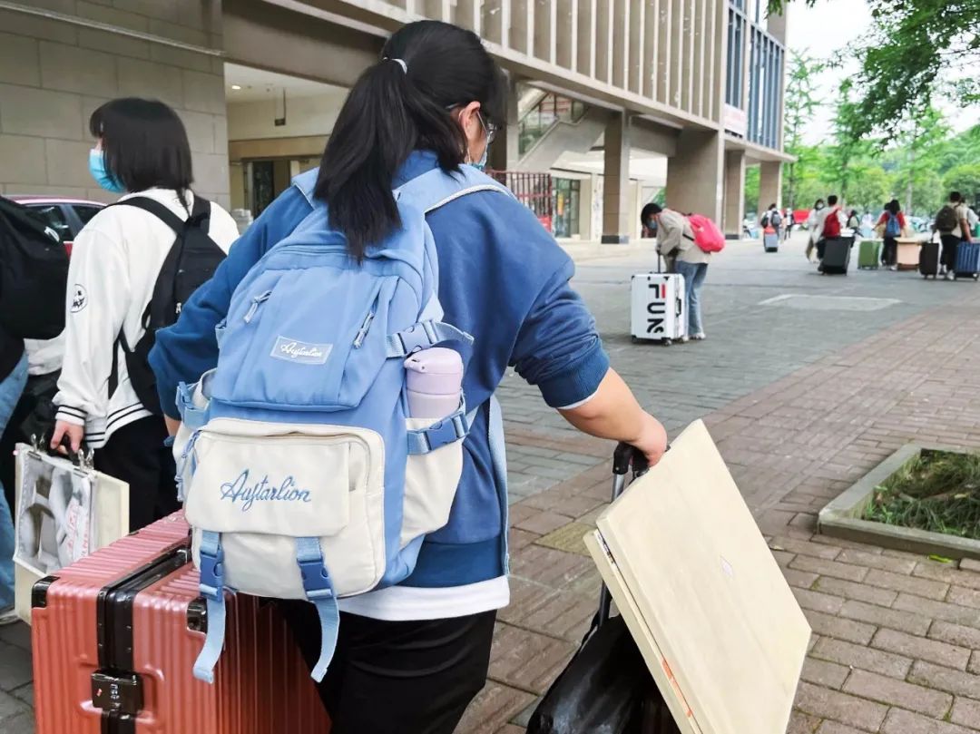 新生入学 丨第一批小巨人已就位！