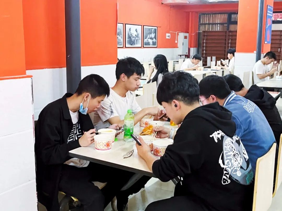 新生入学 丨第一批小巨人已就位! 新生入学 丨第一批小巨人已就位!
