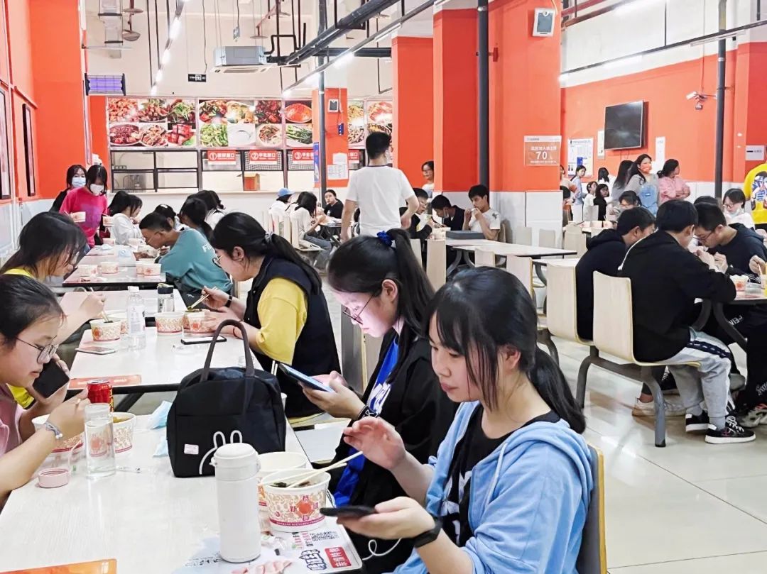 新生入学 丨第一批小巨人已就位! 新生入学 丨第一批小巨人已就位!