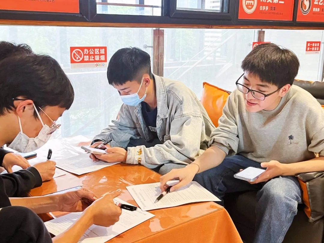 新生入学 丨第一批小巨人已就位! 新生入学 丨第一批小巨人已就位!