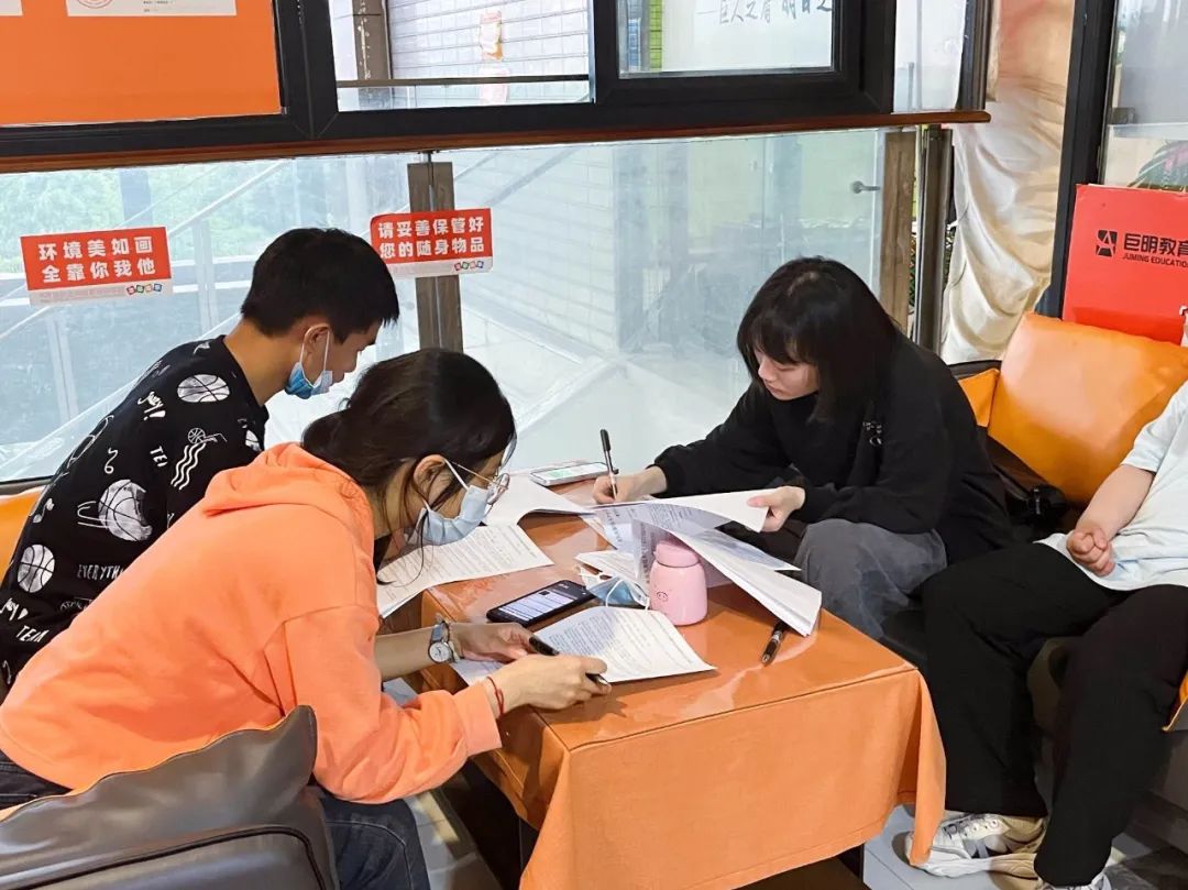 新生入学 丨第一批小巨人已就位! 新生入学 丨第一批小巨人已就位!