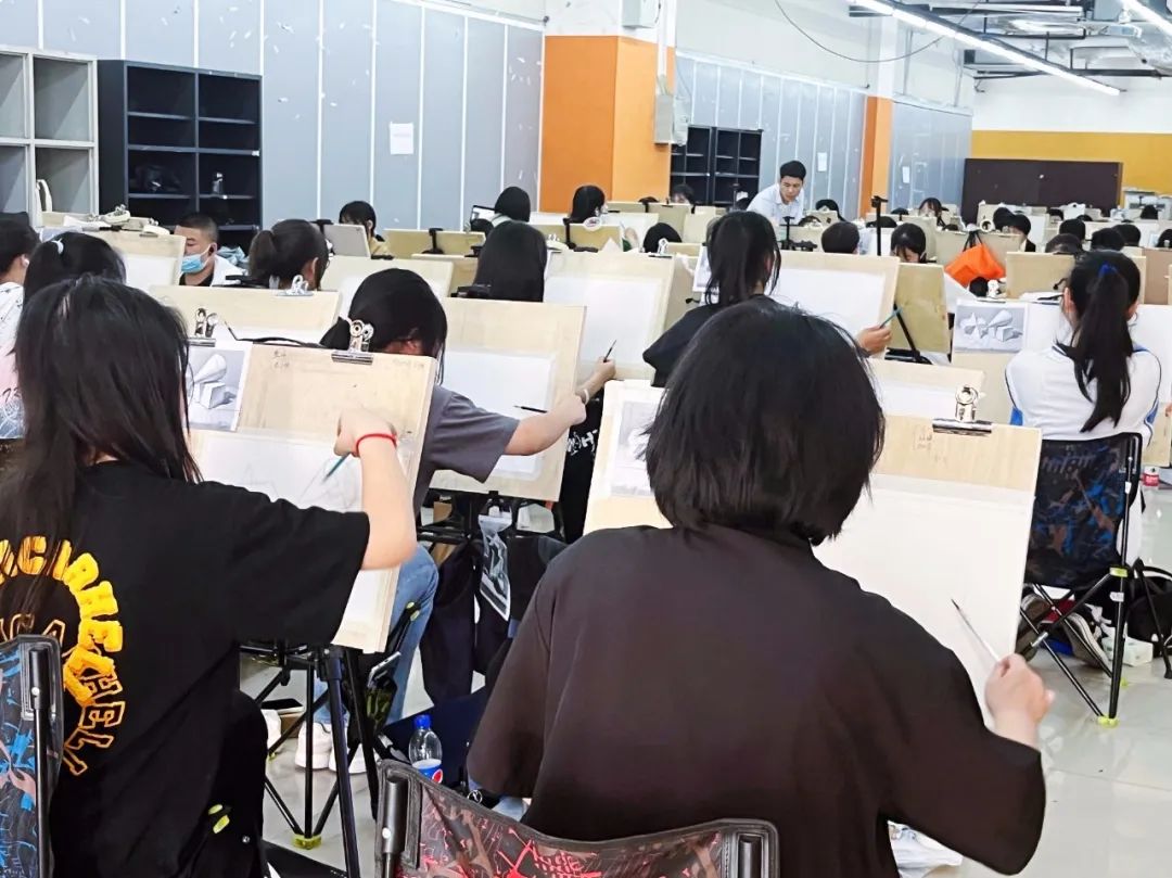 新生入学 丨第一批小巨人已就位! 新生入学 丨第一批小巨人已就位!