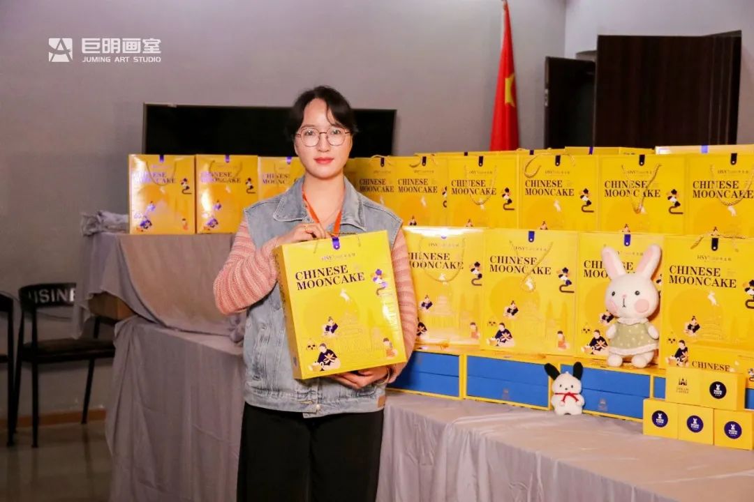 抬头见月，便是团圆丨重庆巨明画室2023年师生共贺中秋
