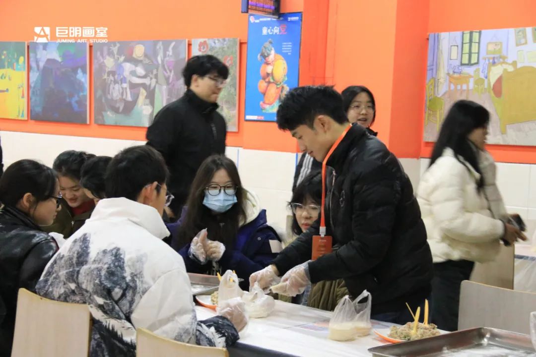巨明画室欢庆小年丨饺子香,春联美,红包暖,共绘团圆佳节 巨明画室欢庆小年丨饺子香,春联美,红包暖,共绘团圆佳节