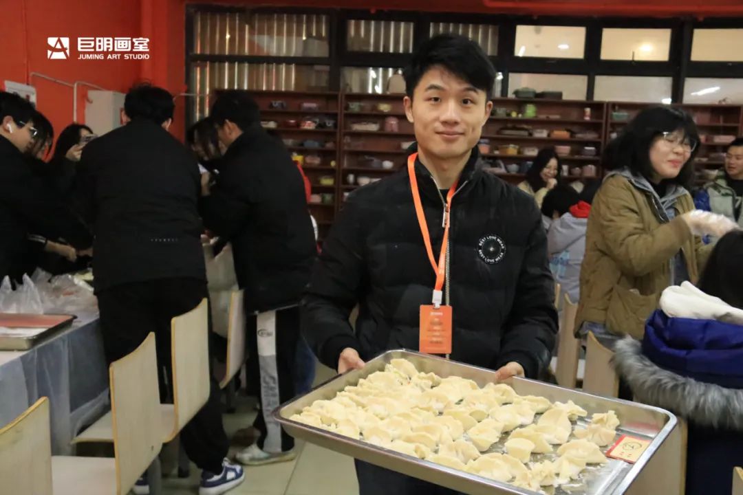 巨明画室欢庆小年丨饺子香,春联美,红包暖,共绘团圆佳节 巨明画室欢庆小年丨饺子香,春联美,红包暖,共绘团圆佳节