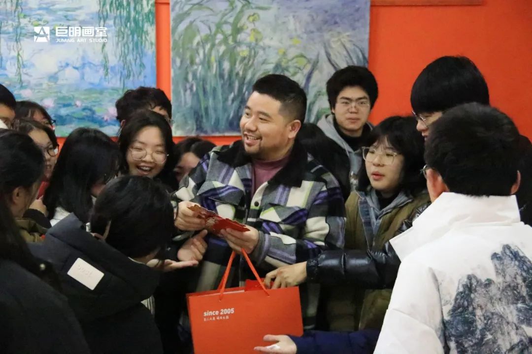 巨明画室欢庆小年丨饺子香,春联美,红包暖,共绘团圆佳节 巨明画室欢庆小年丨饺子香,春联美,红包暖,共绘团圆佳节
