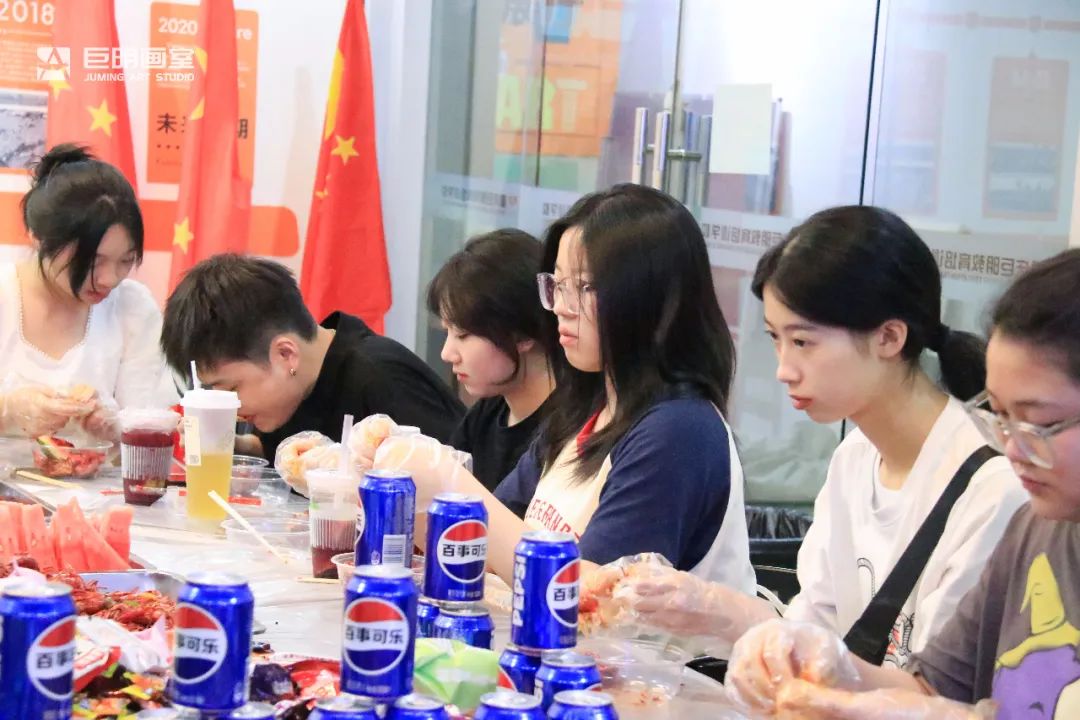 绘梦盛夏,欢乐不停丨重庆巨明画室暑假班班级活动 绘梦盛夏,欢乐不停丨重庆巨明画室暑假班班级活动